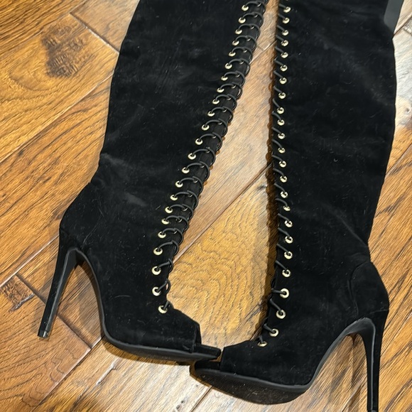 Over the knee boots - Picture 2 of 6